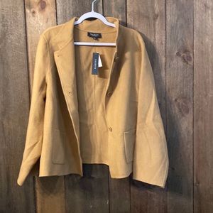 Talbots Women’s beautiful beige coat size 22WP